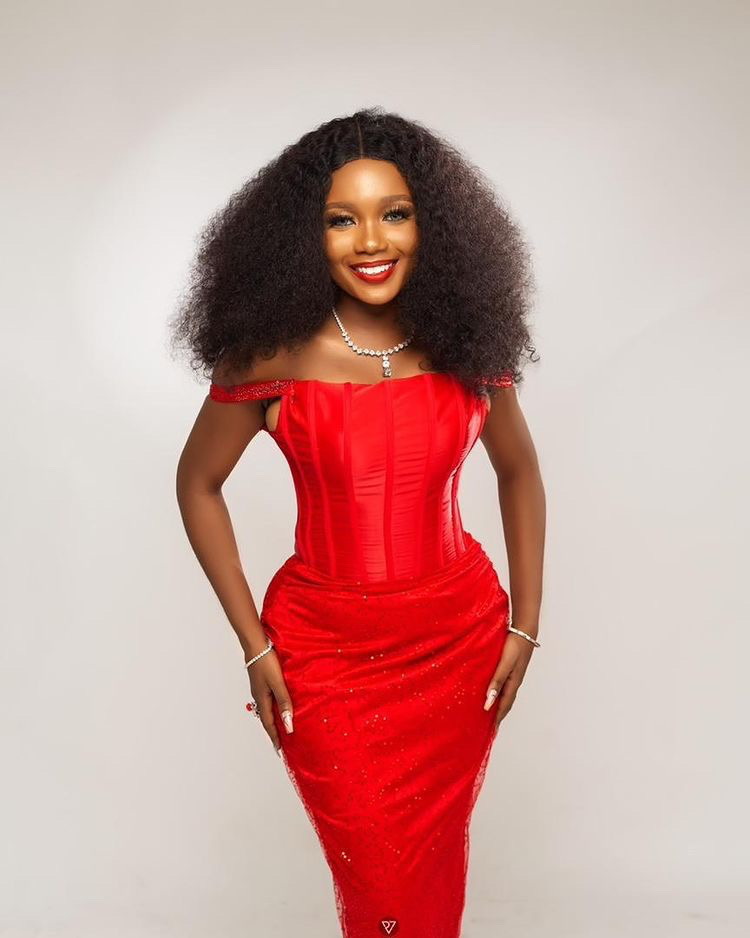 “Nigerian Idol” Season 6 Last Girl Standing, Akunna Sparkles in New Photos for her Birthday