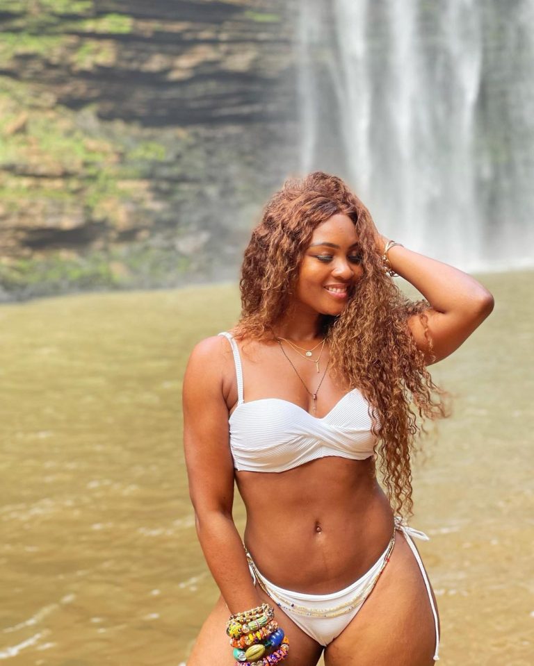 Star Actress Osas Ighodaro Flaunts Natural Body In New Bikini