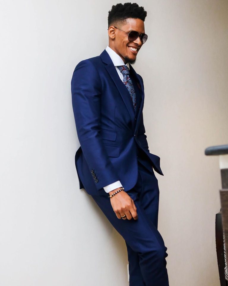 The EP “Love And Everything In Between” by Elozonam is about to be released.