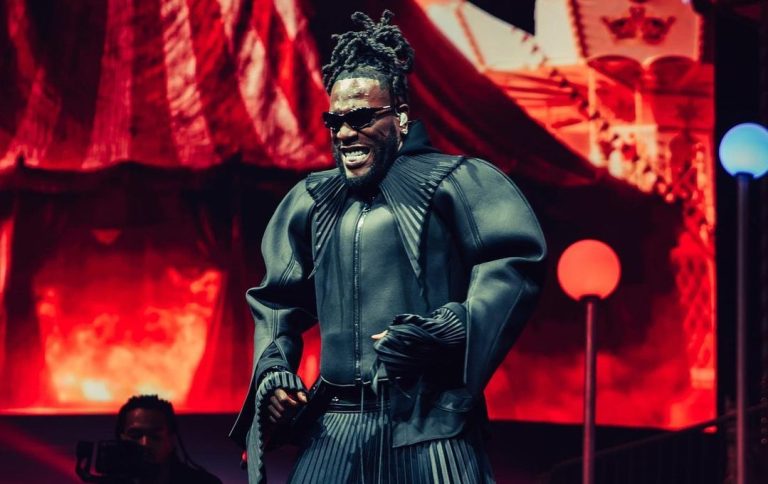 Fans are excited as Burna Boy sells out 80,000 capacity at the London Stadium