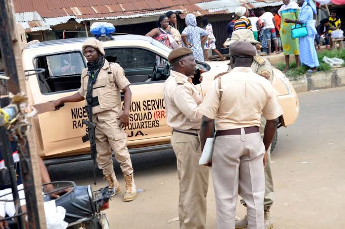 “Immigration Reports No Arrests of Personnel at Illegal Seme Border Checkpoint”