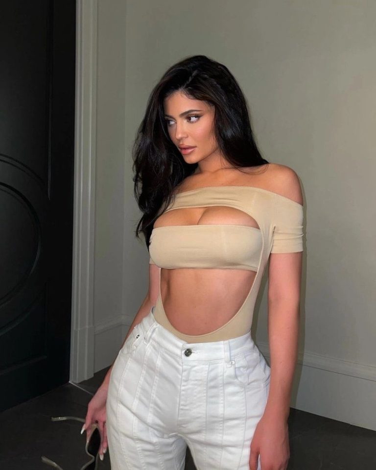 Kylie Jenner Removes Instagram Story Expressing Solidarity with Israel