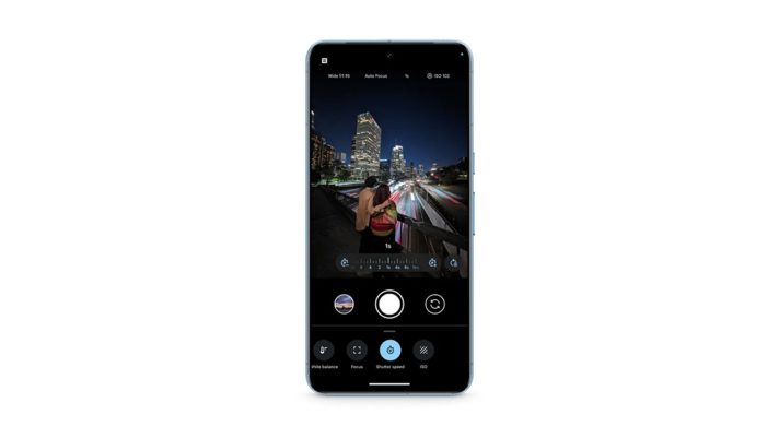 Can you elaborate on the integration of AI in Google’s latest Pixel 8 smartphones?
