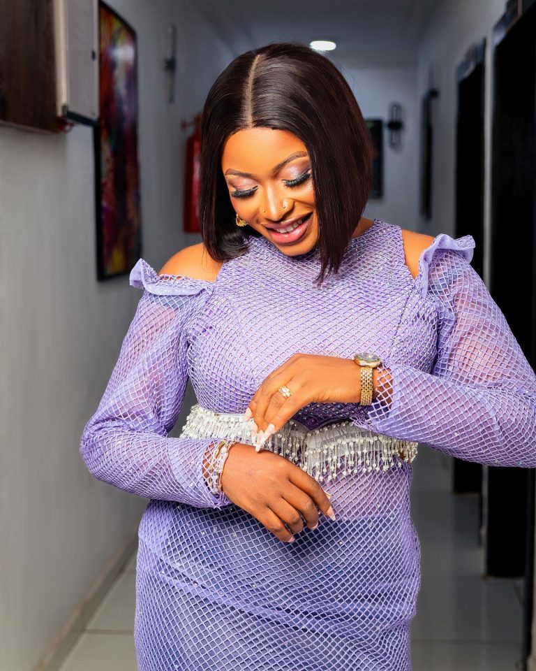 I am focused on my work, not utilizing Portables to seek attention— Lover, Ashabi