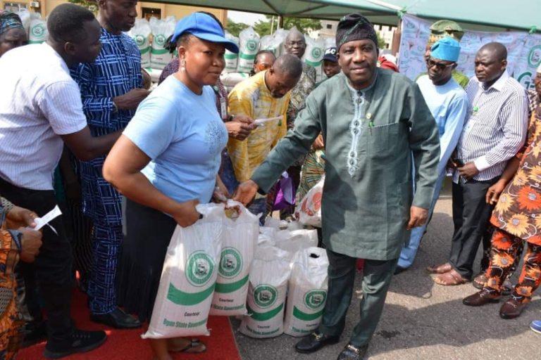 Abiodun Flags Off Sale of Rice At Discounted Rates, Says Ogun Remains Committed To Workers’ Welfare 