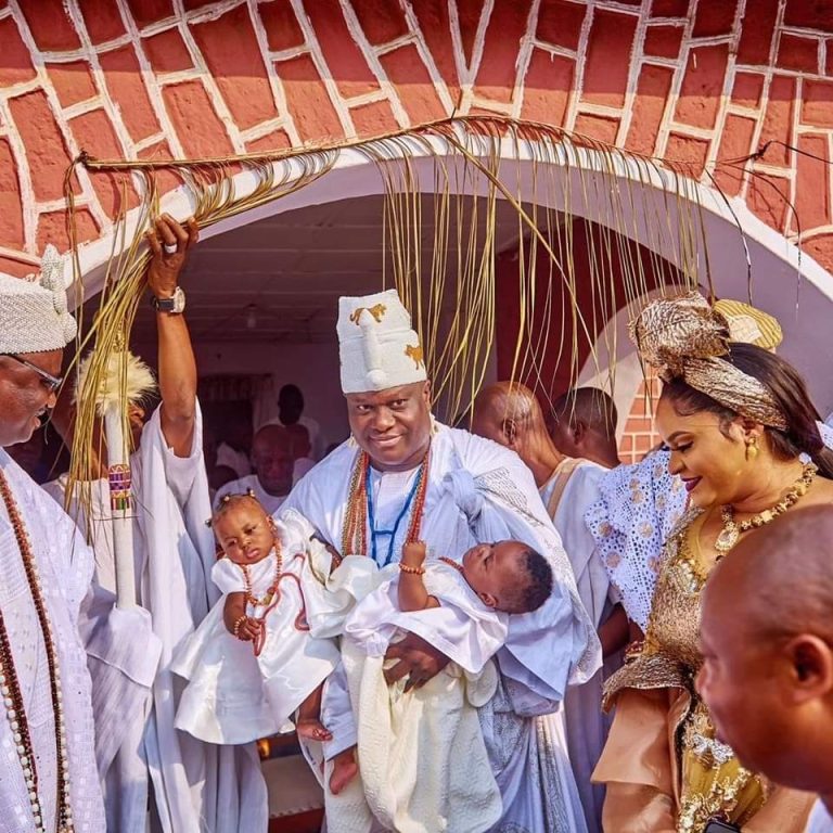 OONI’S ROYAL TWINS ARRIVE ILE-OODUA PALACE IN GRAND STYLE