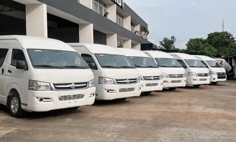 FG hands over 20 CNG buses to Lagos-based transporter