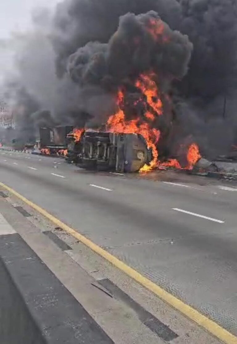 Firefighters Contain Tanker Blaze on Apapa-Oshodi Expressway, Prevent Major Tragedy