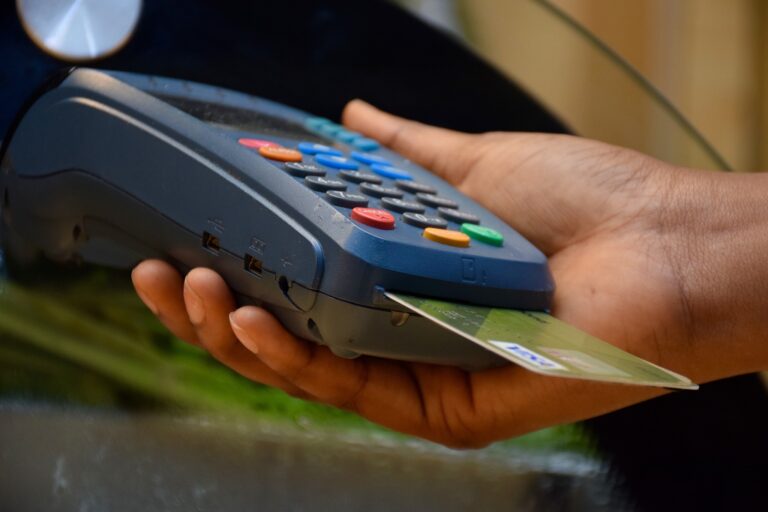 No More Cash: FG Mandates E-Payments, Gives MDAs 45 Days to Deploy PoS Terminals