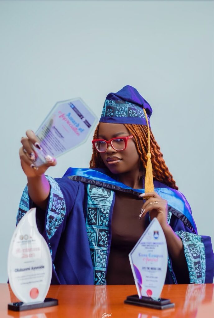 Ayomide Olubunmi - Ayothemediagirl